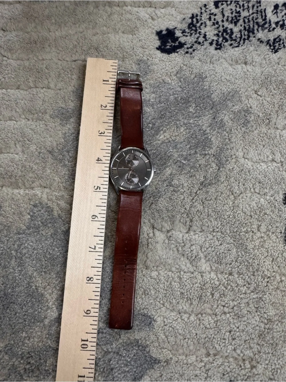 Skagen Silver Case with Brown Leather Strap Watch * NEEDS NEW BATTERY*